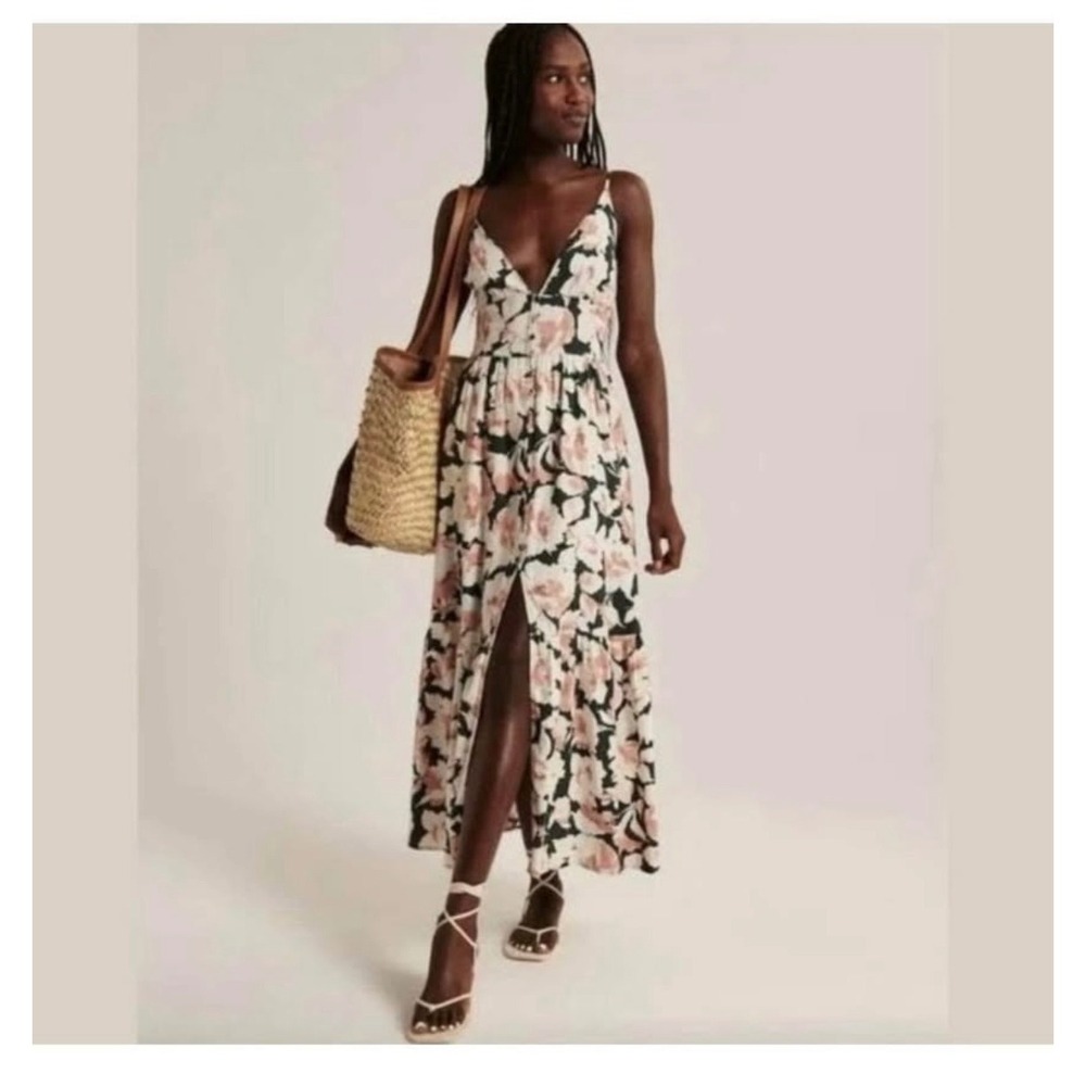 🆕 Summer Vacation Floral Maxi Dress Smocked Bodice V Neck Spaghetti Straps Sz S